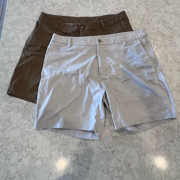 Lululemon - set of 2. Men’s Oxford Commission Classic 7” shorts - Picture 14 of 16